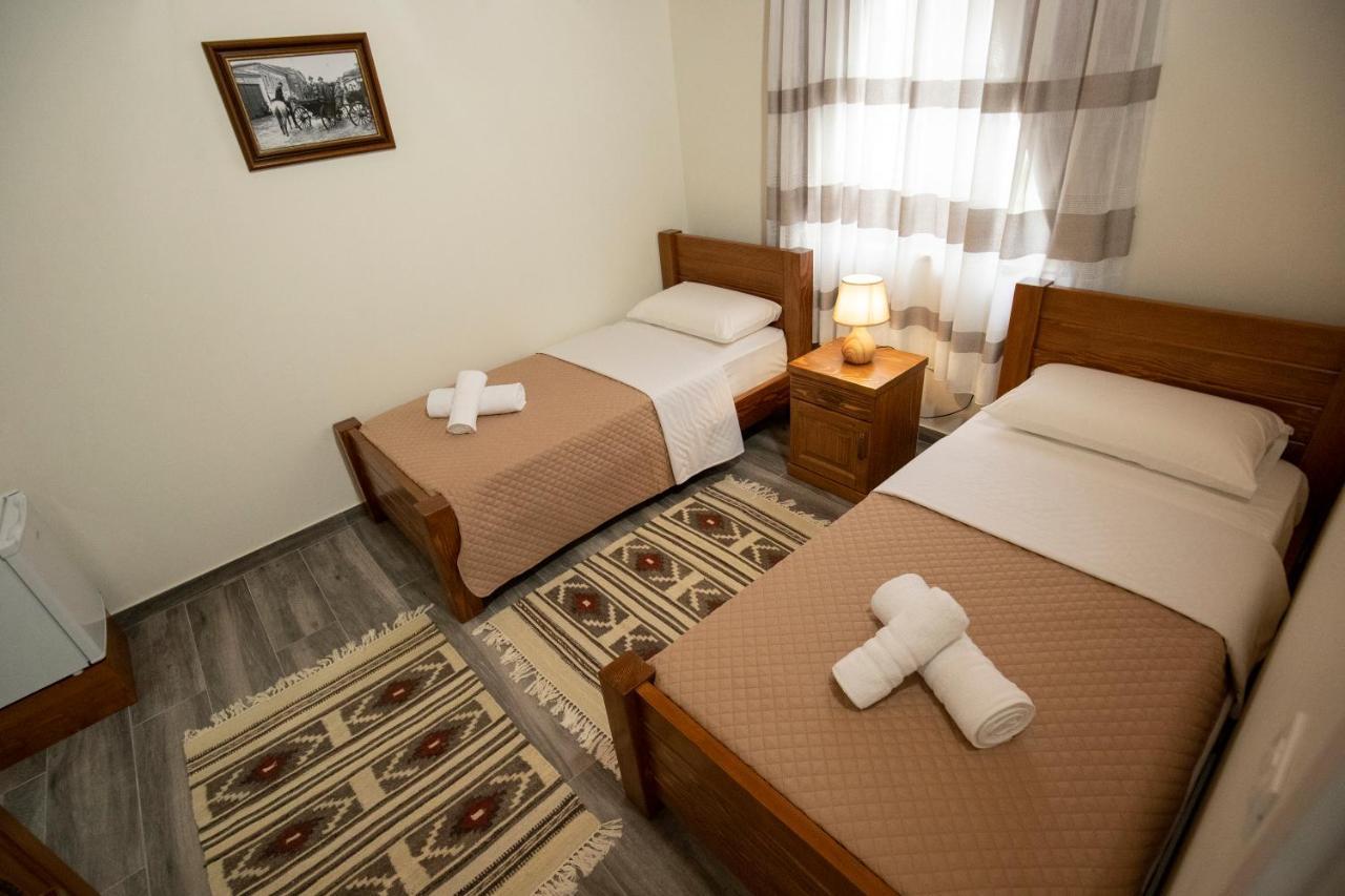 Xhuli Guesthouse Shkodër Exterior foto
