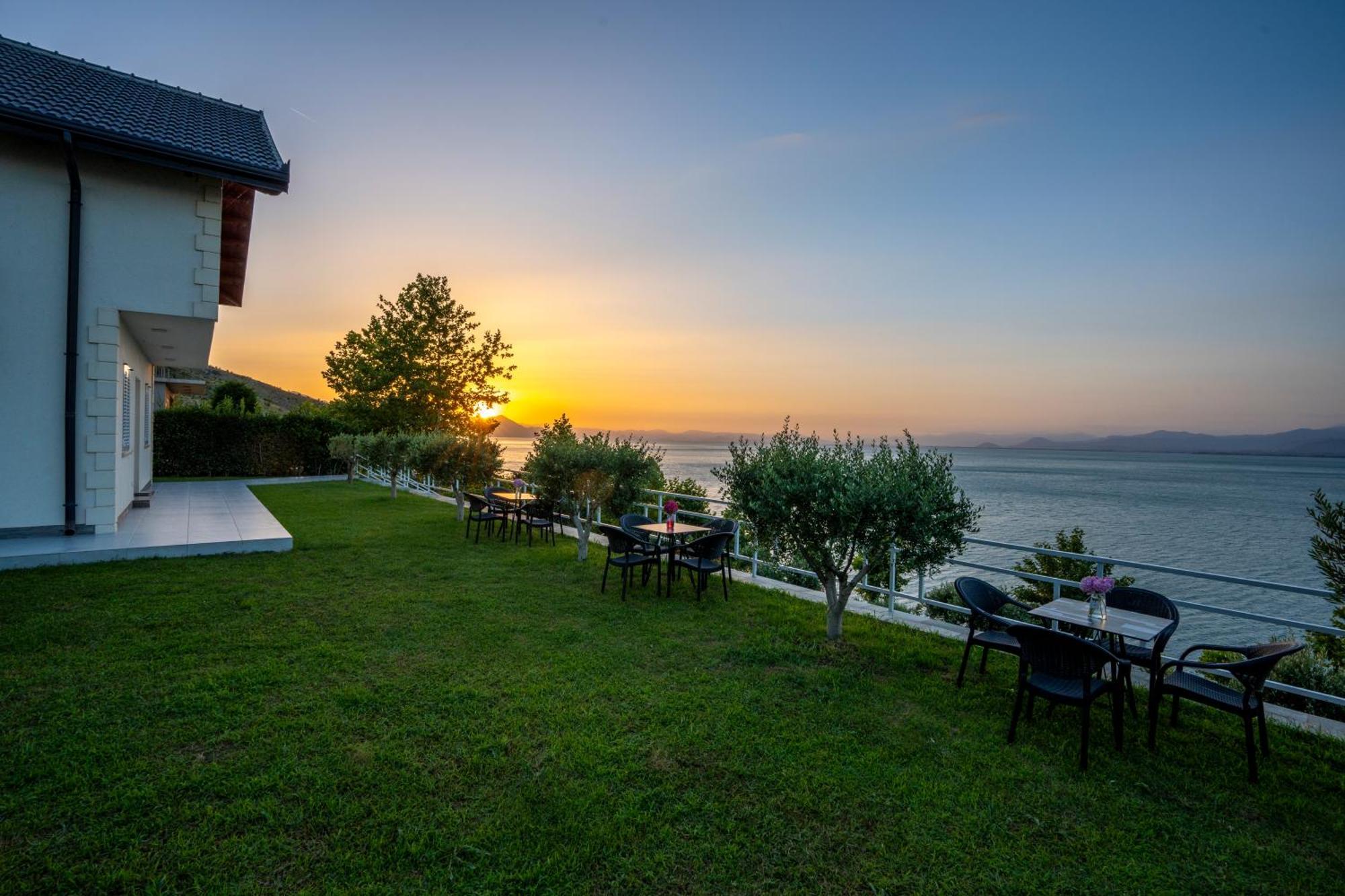 Xhuli Guesthouse Shkodër Exterior foto